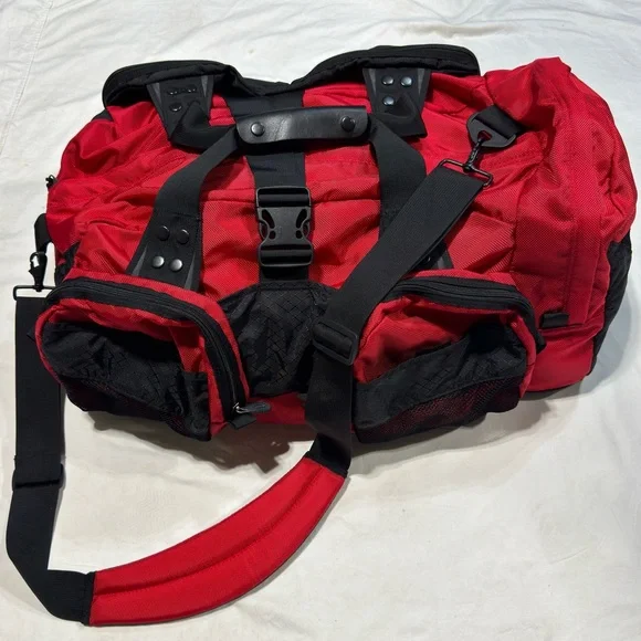 Oakley Icon 2.0 Duffle Bag Red/Black Tactical Software Vintage Y2K Gorpcore